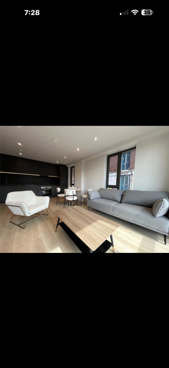 Waterhouse Gardens Flat Main Photo