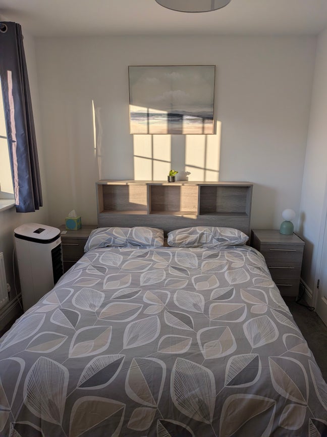 En-suite double bedroom Main Photo