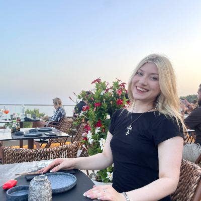 Young professional looking for cosy flat!  Main Photo