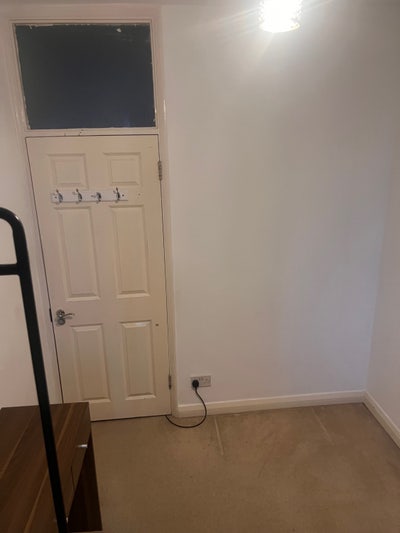 2 rooms to rent  Main Photo