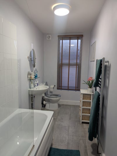 Double Bedroom Room Available  Main Photo