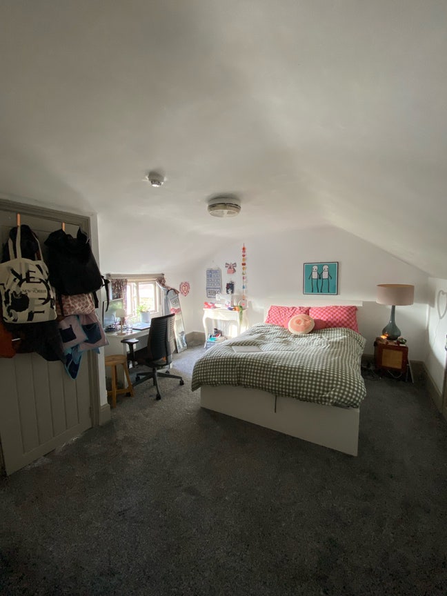 Furnished double loft room in East London  Main Photo