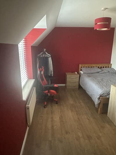 Double room in Bishops  Cleeve  Main Photo