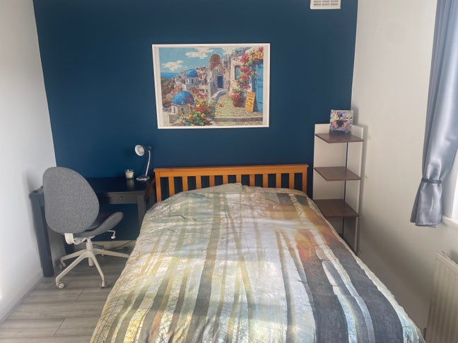 Rare! Bright double, private rd, newly refurb. Main Photo