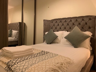 Spacious Double Bedroom &pound; 750 p/m bills included Main Photo