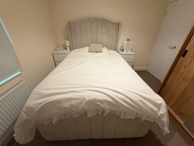 Female only double room available  Main Photo