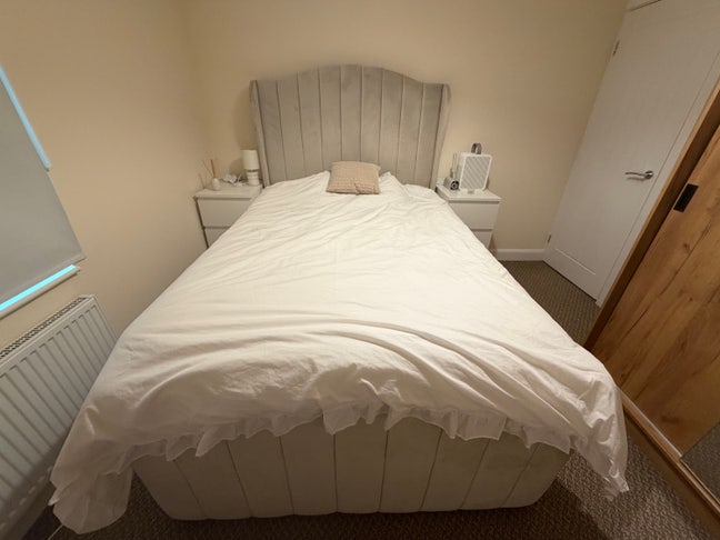 Female only double room available  Main Photo