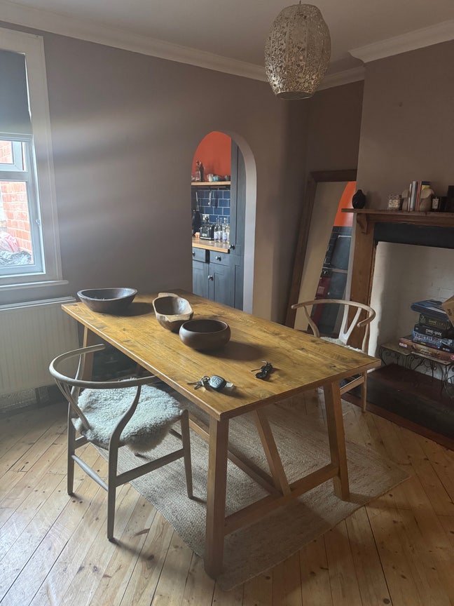Beautiful double room in 3 bedroom house  Main Photo