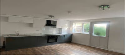 Double & Single Rooms to Let – Popley, Basingstoke Main Photo