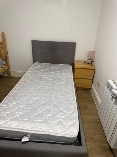 Sharing Room for Girl Main Photo