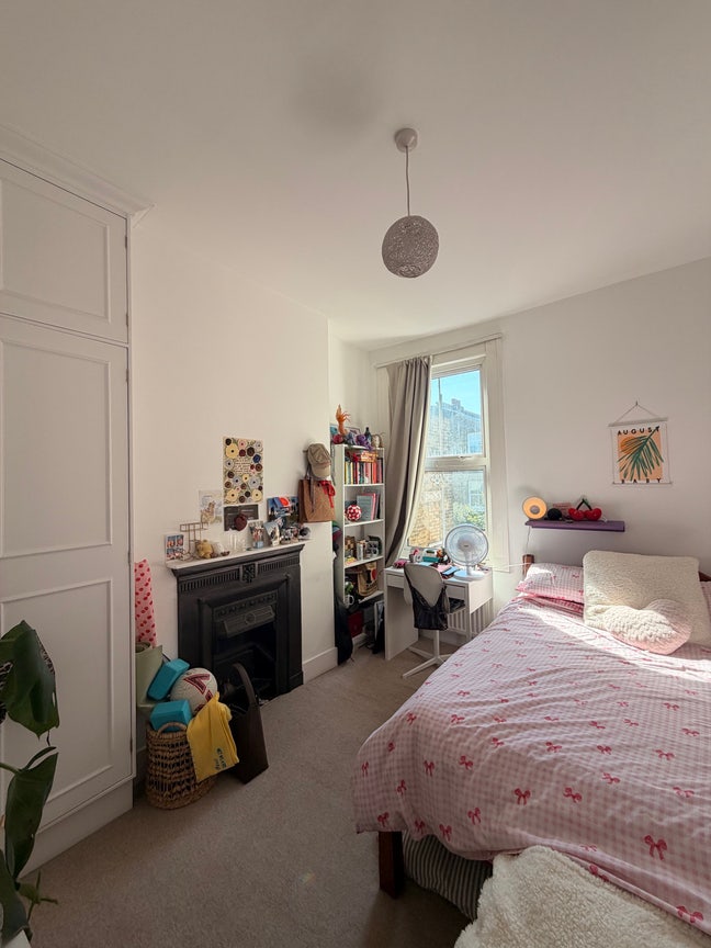 Spacious Double - 2 min walk from Clapham Common🌷 Main Photo