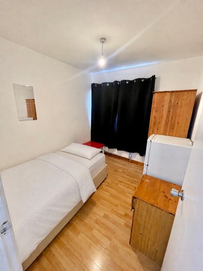 Spacious Single Room – SW4 - Clapham Main Photo