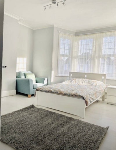 Beautifully Renovated Rooms | Bills Included  Main Photo