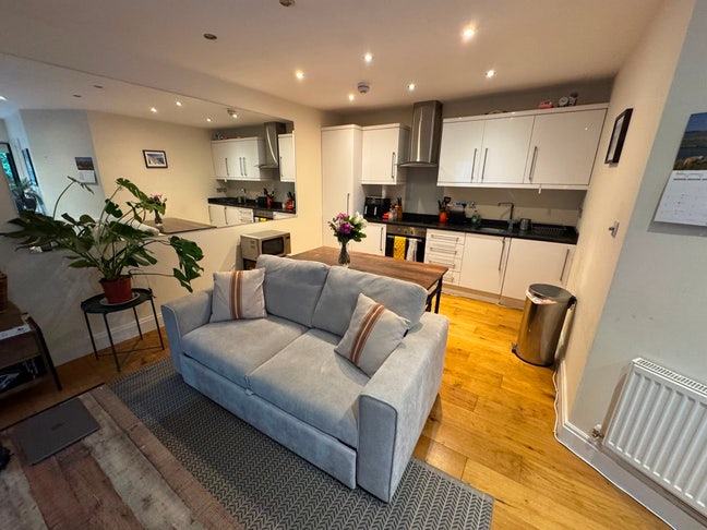 Flat share in Brixton - 1 room available  Main Photo