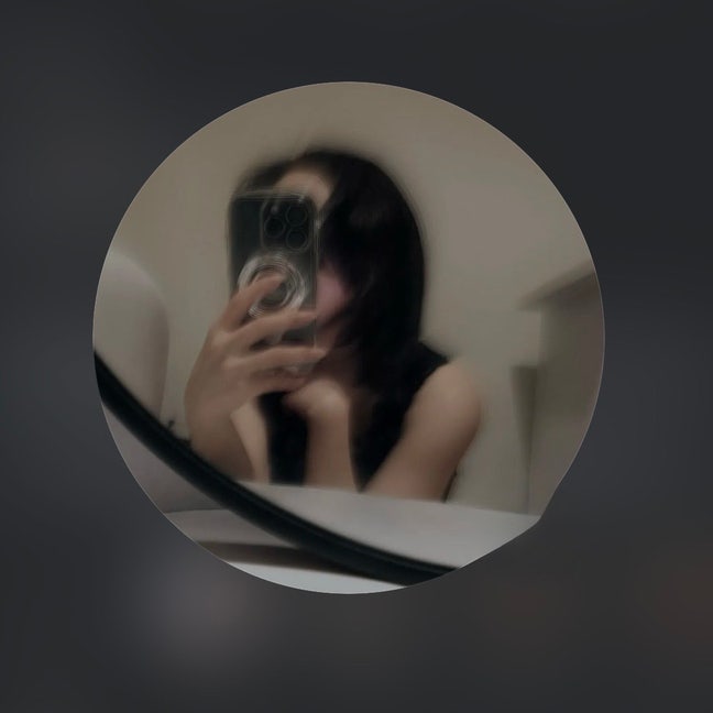 I’m from Japan and currently work as a nail... Main Photo