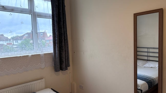 A  Furnished Double Room in Hayes  Main Photo