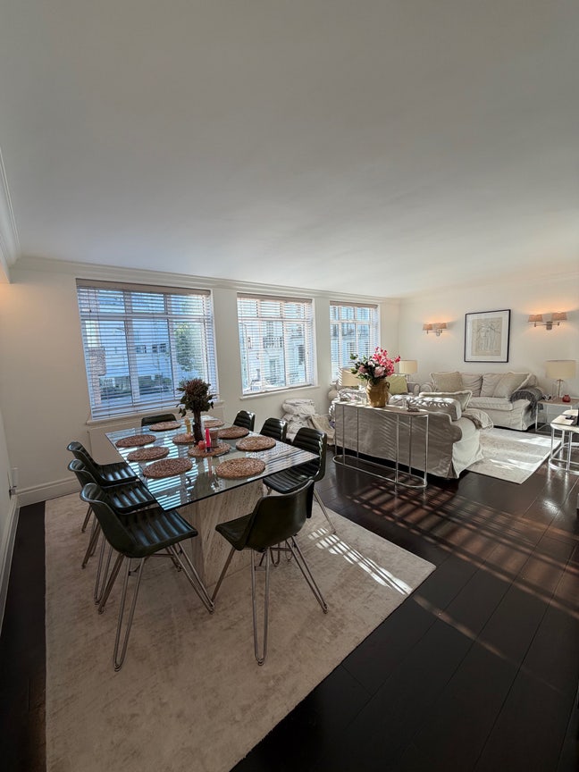 Flat in Kensington  Main Photo