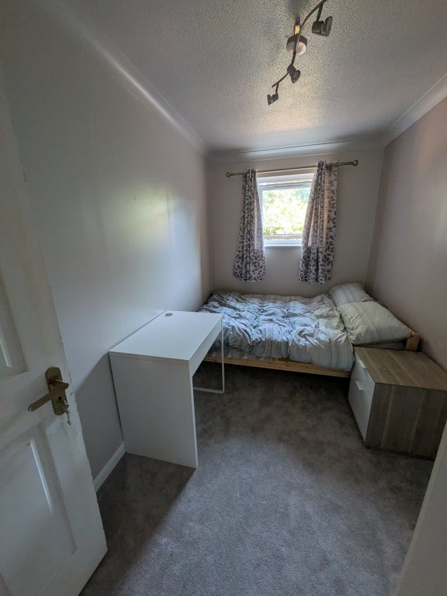 Furnished double room -2 bed flat Main Photo