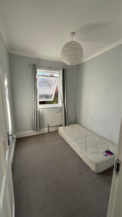 Single bedroom for rent Main Photo