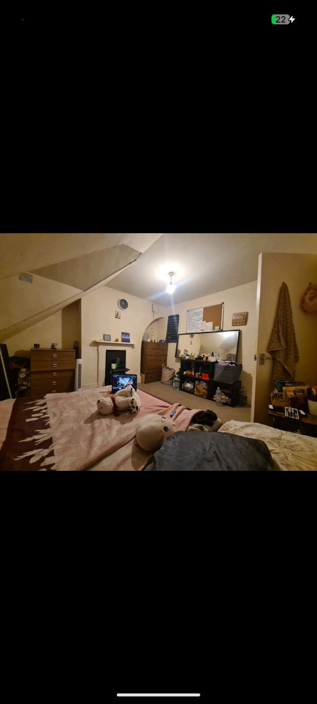 Quiet, double bed in Grove park SE12 9TR Main Photo