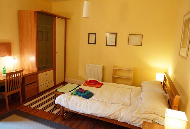 West End Double Room with Private Entrance Main Photo