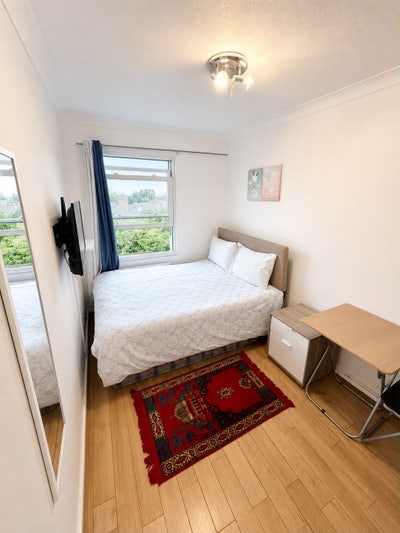Double room for 1 person available in Wimbledon! Main Photo