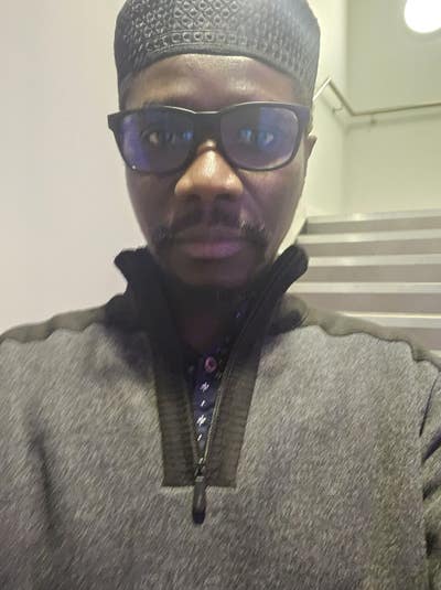 I am a professional male aged 44. I am lookin... Main Photo