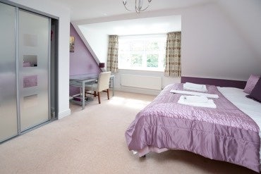 2 double rooms suitable for family or friends  Main Photo