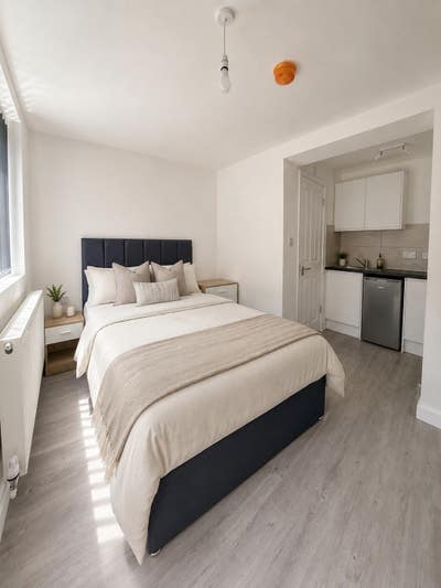 Brand-New Studio with En-Suite Main Photo