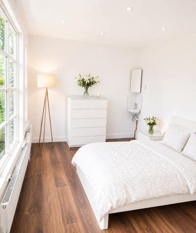  Huge  Room - Terrace -  Heart Of Leigh! Main Photo