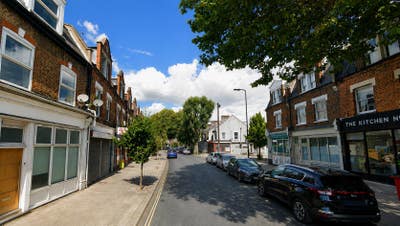 2 Bedroom Ground Floor Flat with Private patio Main Photo
