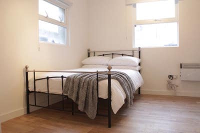 + Renovated Large Studio Flat in Kensington + Main Photo