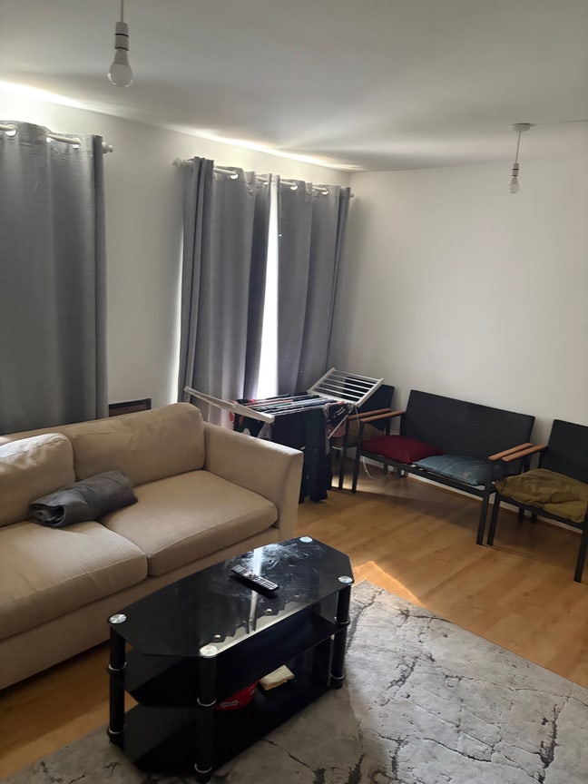 Spacious double room available  Main Photo