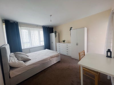 Double Room + Private Balcony | 2 Min to Jubilee Main Photo