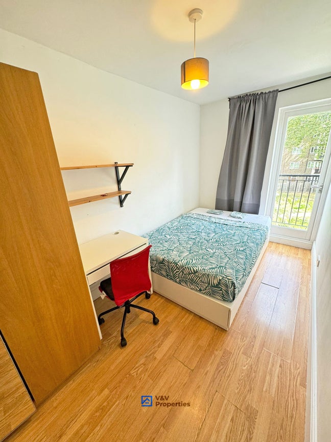 🏠 4 Rooms – Old Street / Shoreditch 📍 Main Photo