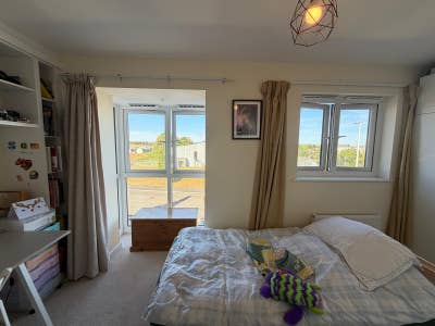 Room share in a family home ( iving landlord) Main Photo