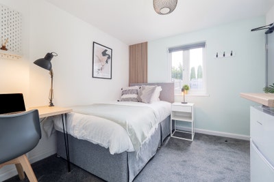 High End Co-Living Rooms - Houseshares Main Photo