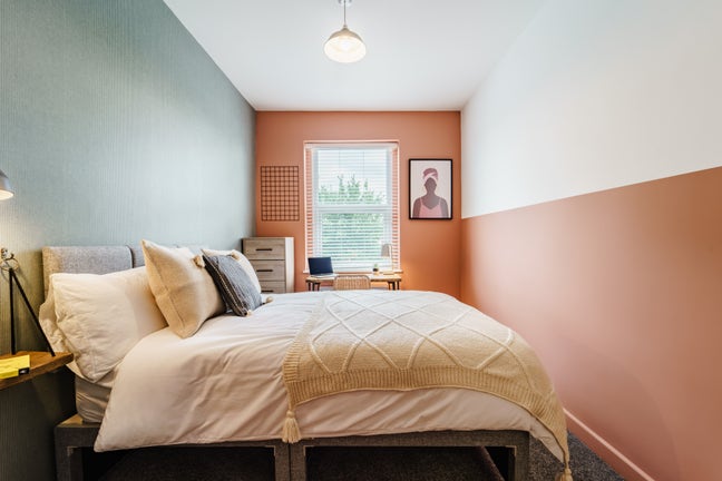 ** NEW Modern Luxury En Suite - No Bills To Pay! Main Photo