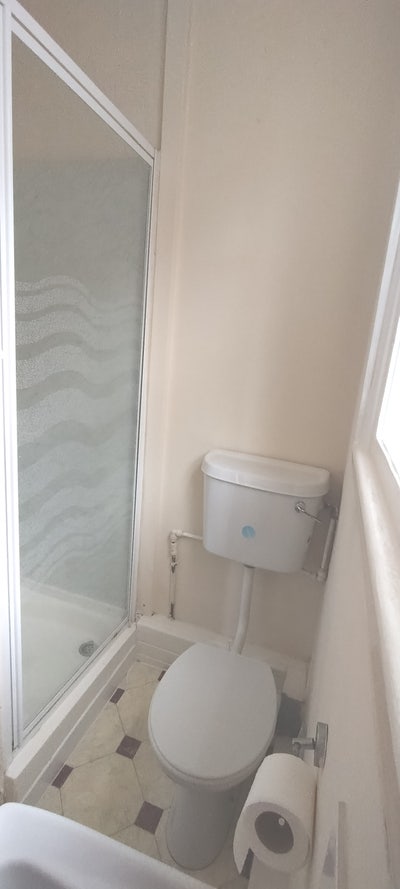 Single person flat in Doncaster town centre Main Photo