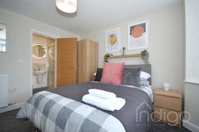 ✨En-suites, Hartshill | ST4   .. 💘🏠 Main Photo