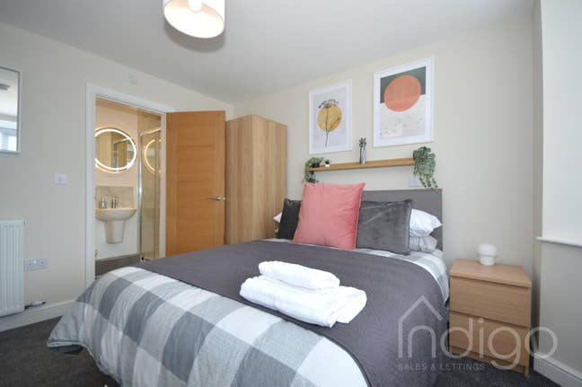 ✨En-suites, Hartshill | ST4   .. 💘🏠 Main Photo
