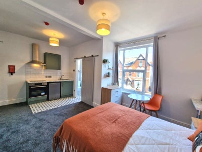 ** STUDIOS En Suites Near JQ - No Bills to Pay! Main Photo