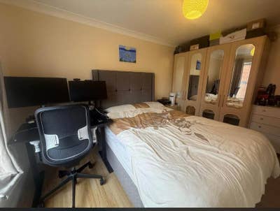 2-bed flat available in E16 Main Photo
