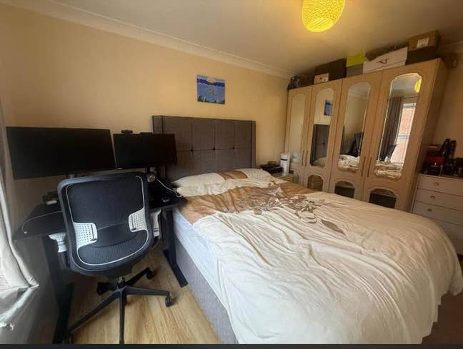 2-bed flat available in E16 Main Photo