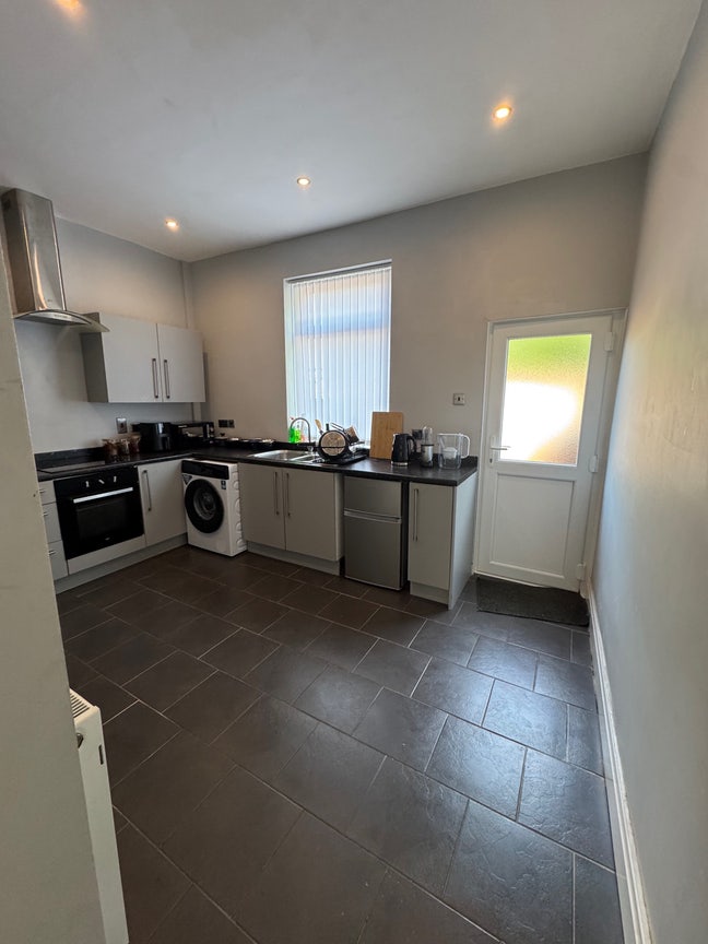  Failsworth M35 -single room  in a 2 bedroom house Main Photo