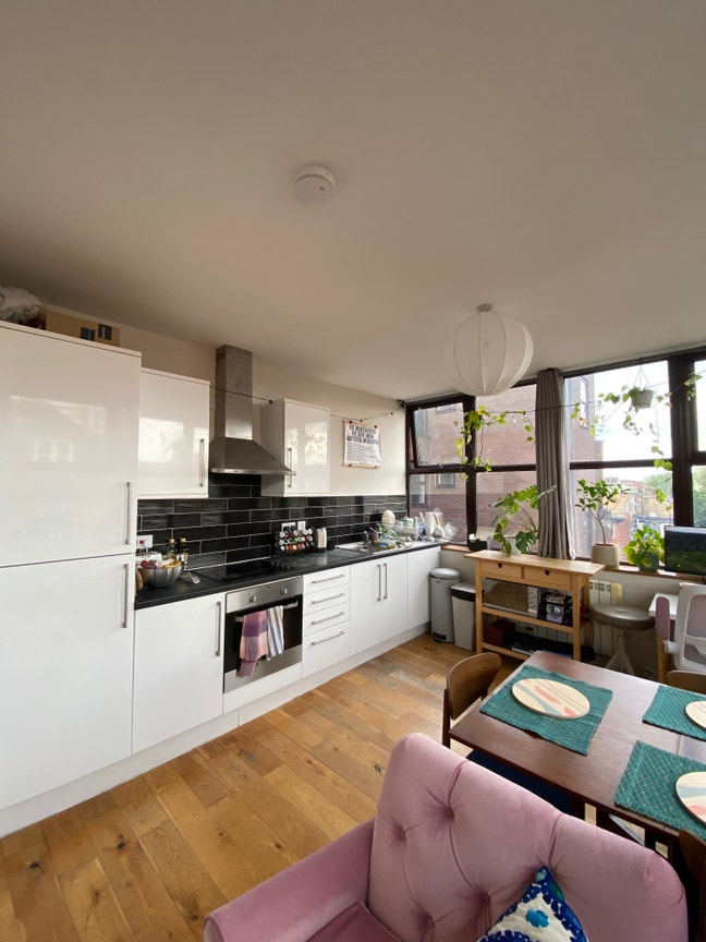 Sundrenched one-bed Hackney sublet  Main Photo