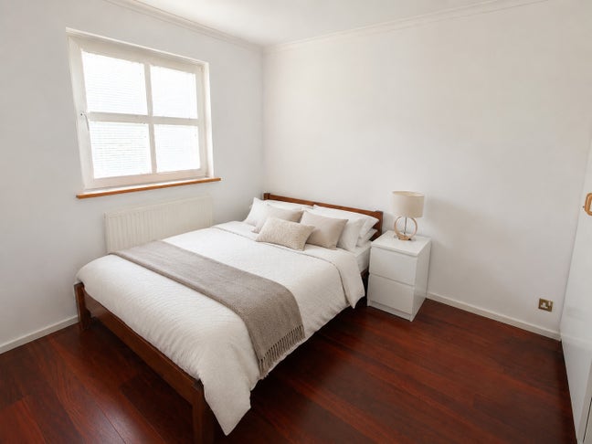 Room Available in Royal Court, SE16 Main Photo