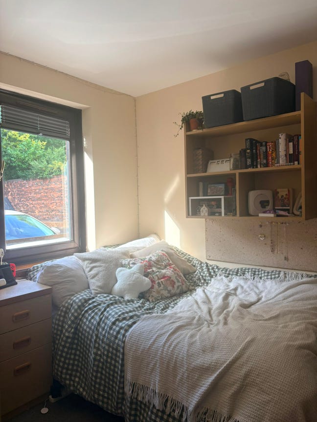 2 Rooms Available in Polwarth Main Photo