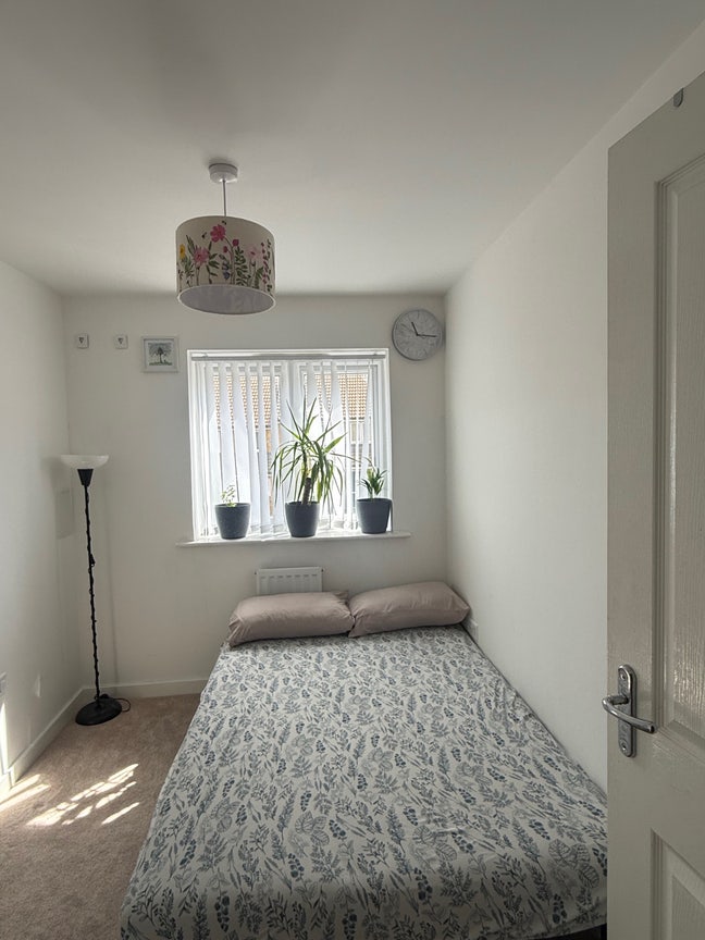 Single room in Lu4 luton Main Photo