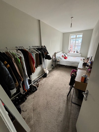 Room available in old street Main Photo